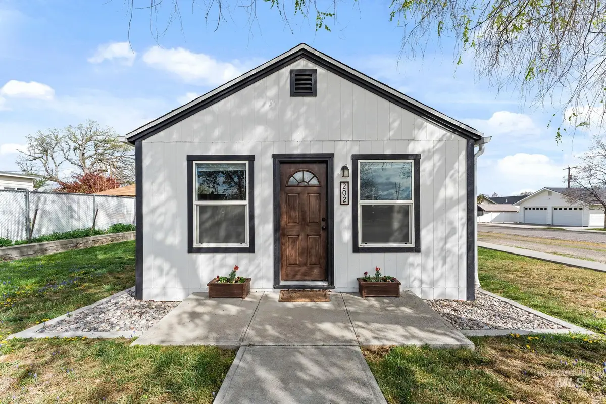 202 6th Street, Filer, ID 83328 - #1