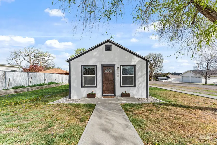 202 6th Street, Filer, ID 83328 - #3