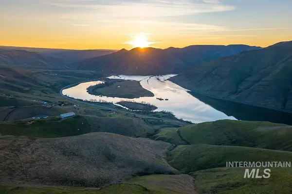 2001 Silcott Hills Rd, Clarkston, WA 99403