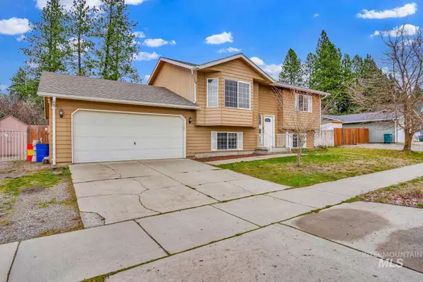 8561 W Nebraska Street, Rathdrum, ID 83858