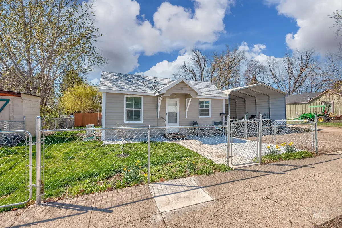 331 E 4th St, Weiser, ID 83672 - #1