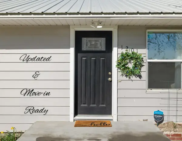 1201 California St, Gooding, ID 83330