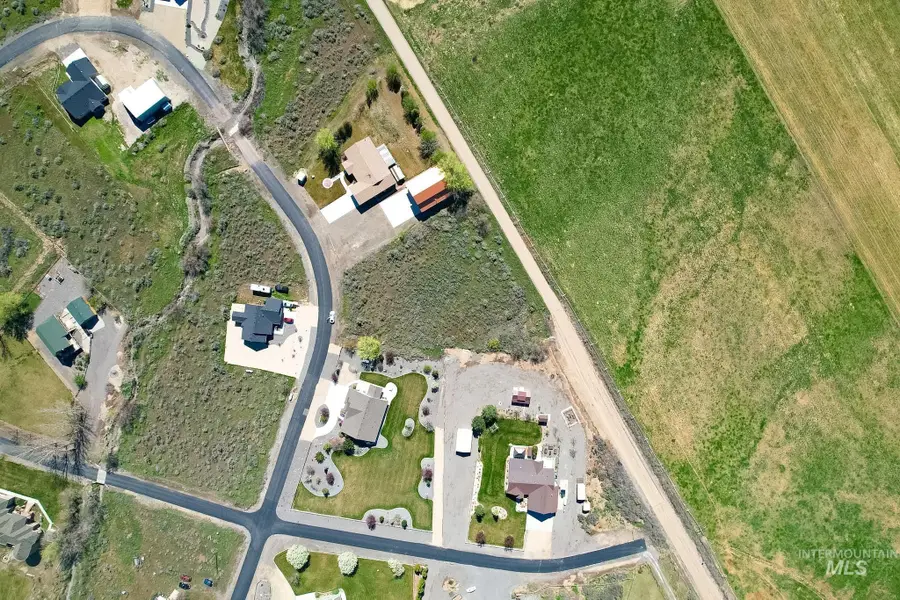 9114 Poplar Dr, Melba, ID 83641 - #3