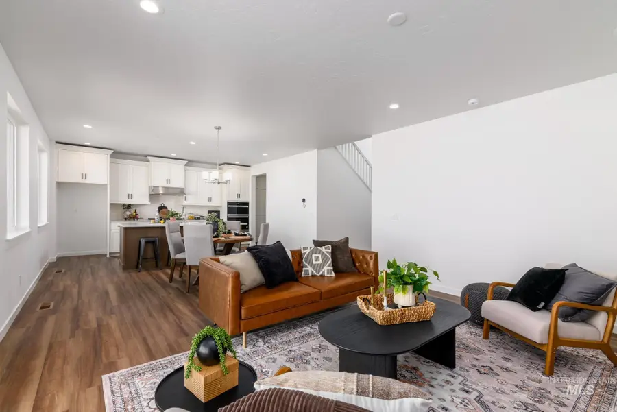 6049 W Snow Currant St, Meridian, ID 83646 - #2