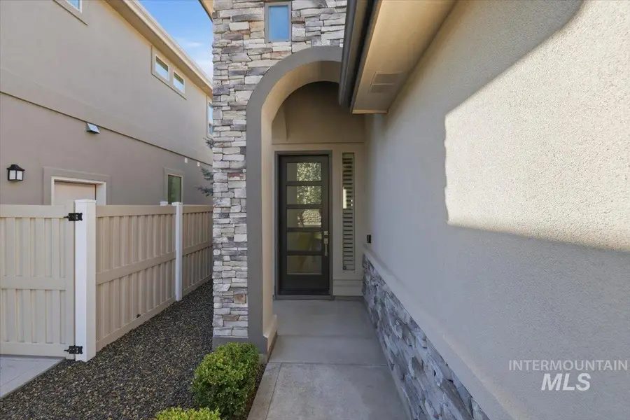 163 W Floating Feather Rd, Eagle, ID 83616 - #2