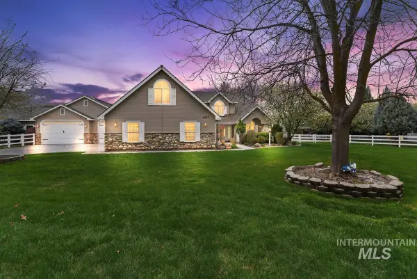 2477 W Conifer St, Eagle, ID 83616