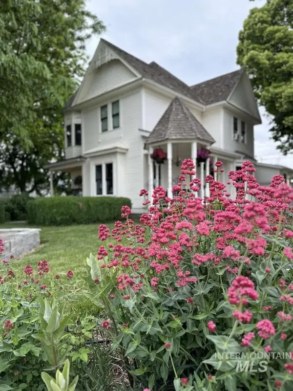 2090 E 1st St, Fruitland, ID 83619