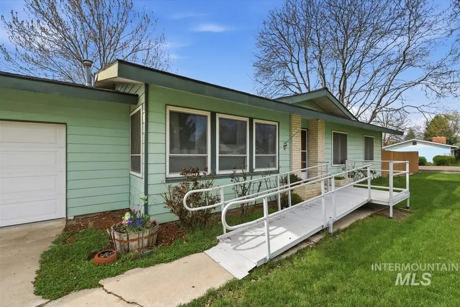 2807 Port St, Nampa, ID 83687 - #2