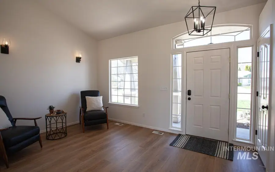 3121 Ray Ave, Caldwell, ID 83605 - #3