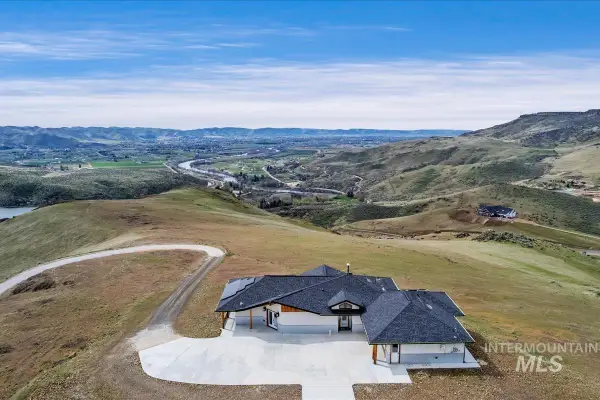 5225 Spring Creek Rd, Emmett, ID 83617