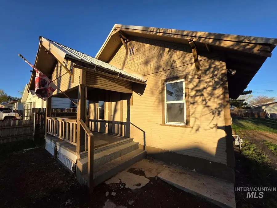 212 Lois St, Twin Falls, ID 83301 - #3