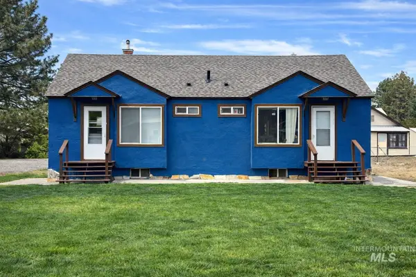 217 & 219 Oregon St, Gooding, ID 83330