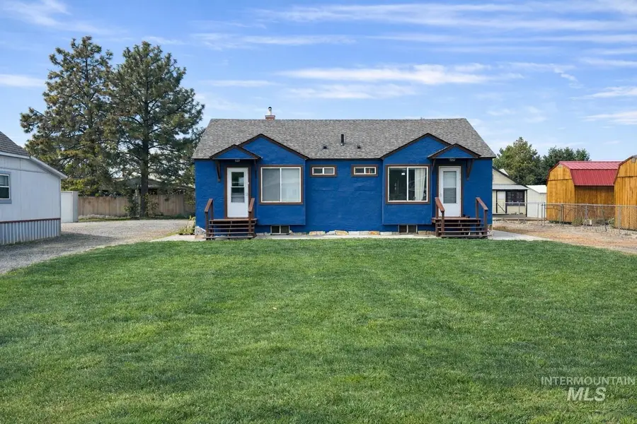 217 & 219 Oregon St, Gooding, ID 83330 - #2