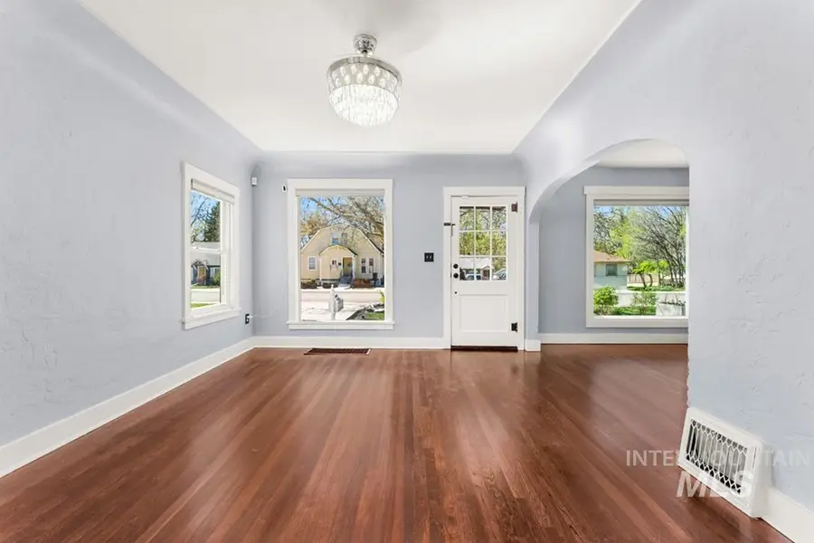 302 S Peasley St, Boise, ID 83705 - #2