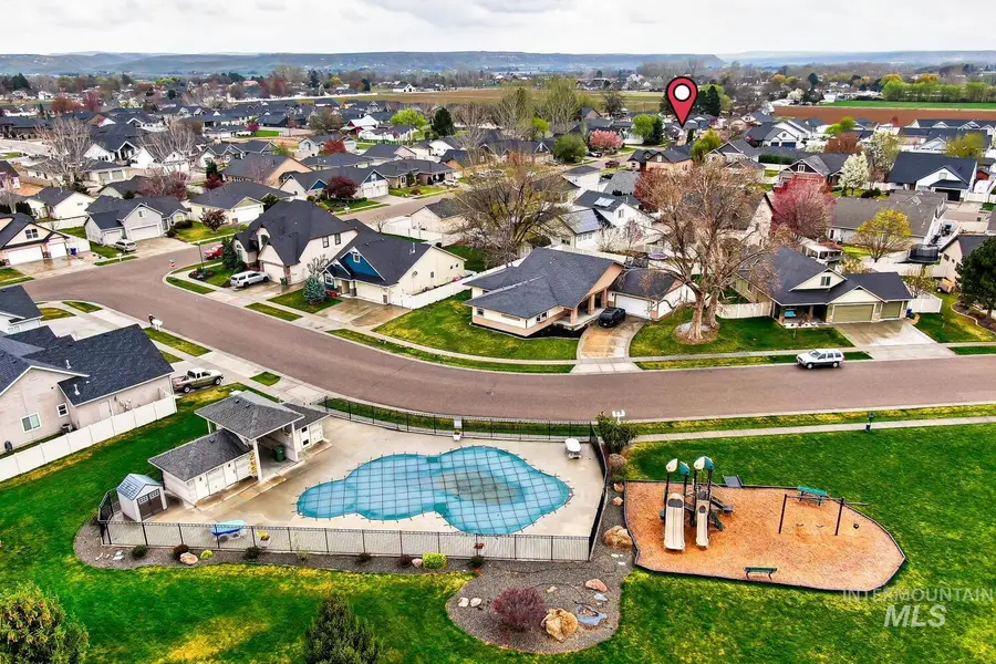 319 Magnolia Ave, Fruitland, ID 83619 - #2