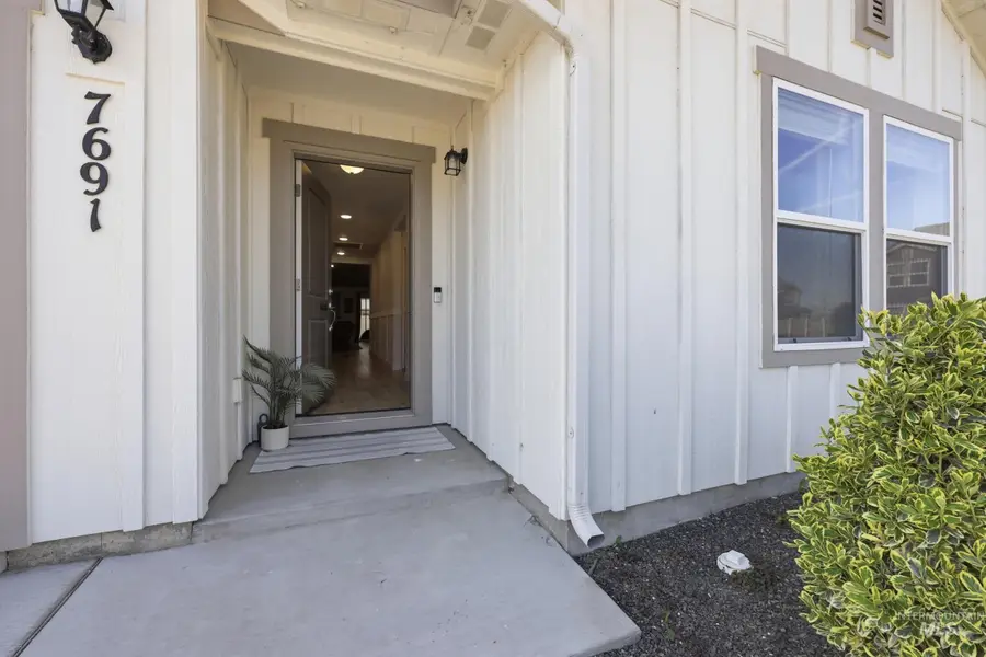 7691 E Savanna River, Nampa, ID 83687 - #3