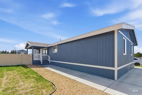 8279 Blue Ridge Ln, Boise, ID 83716