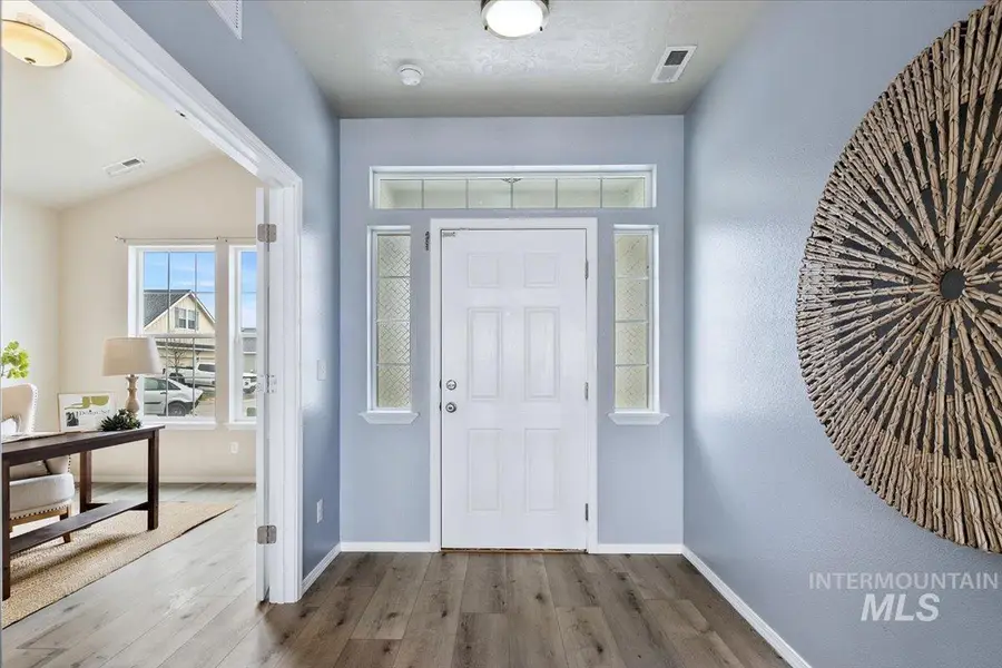 583 W Allspice St, Kuna, ID 83634 - #3