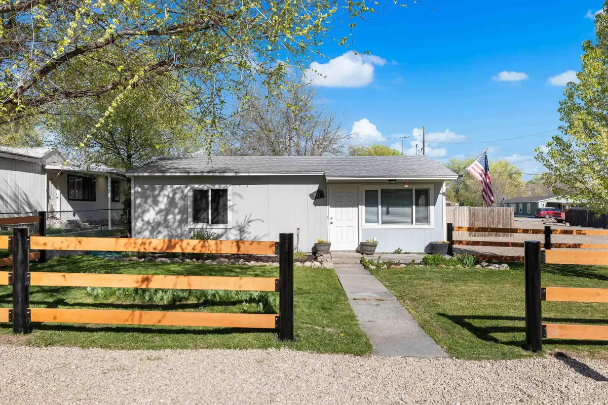 823 5th Ave N, Nampa, ID 83687 - #1