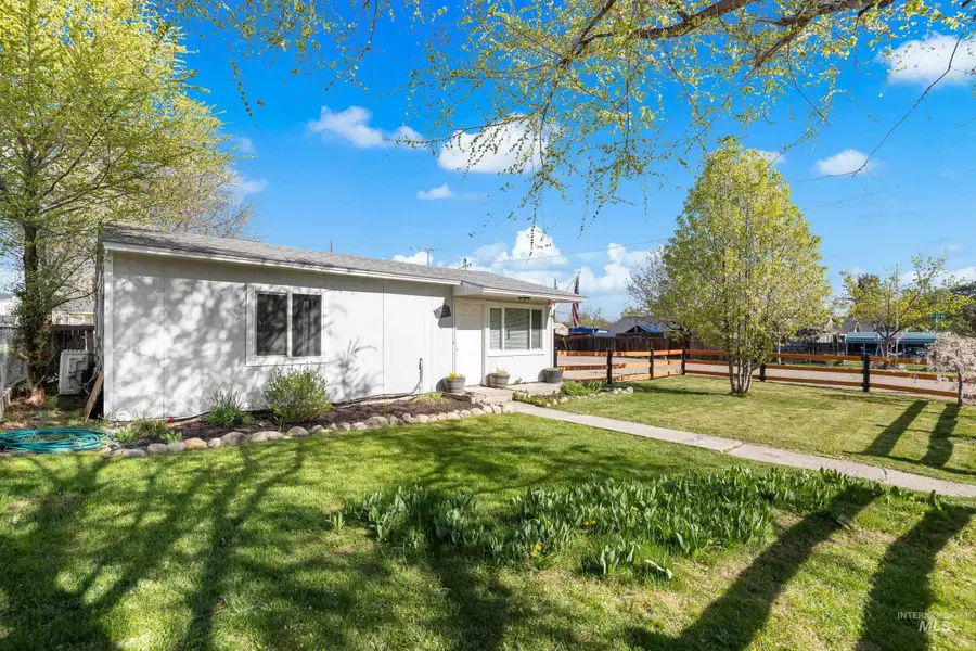 823 5th Ave N, Nampa, ID 83687 - #2