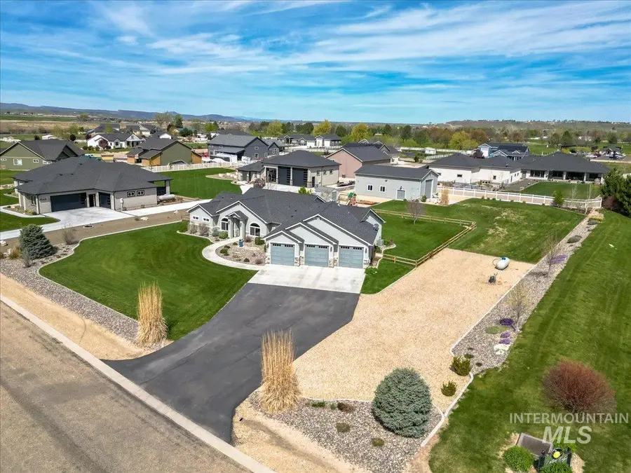 28024 Rivers Edge St, Wilder, ID 83676 - #2