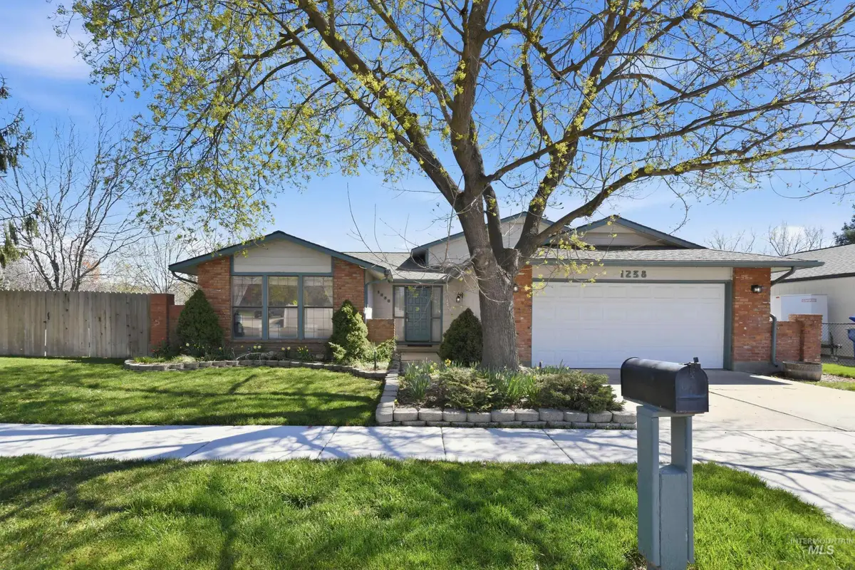 1238 N Eagle Hills Way, Eagle, ID 83616 - #1