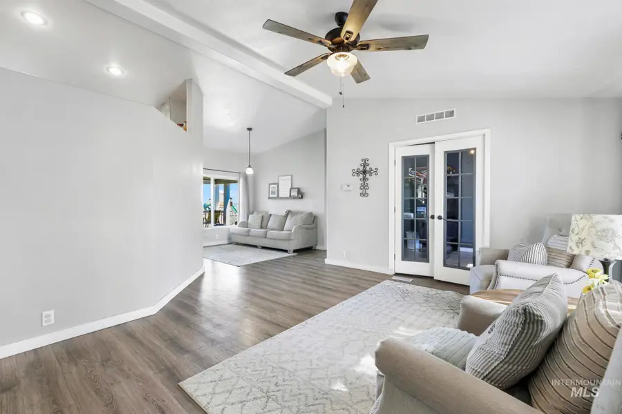 26 E Huyser Dr, Shoshone, ID 83352 - #2