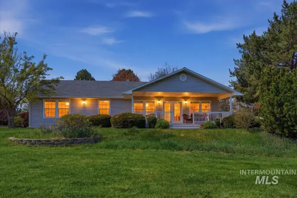 5605 Sunset Rd, Fruitland, ID 83619