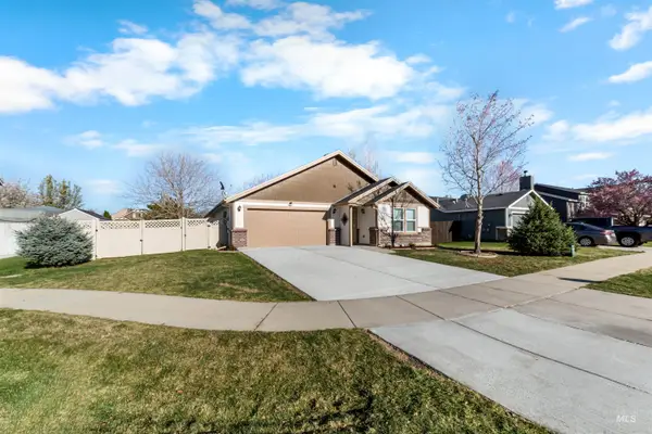 548 N Ripplerock Pl, Star, ID 83669