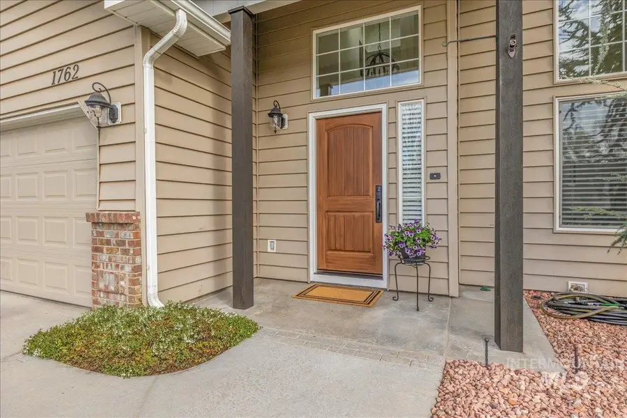 1762 E Summerfalls Dr, Meridian, ID 83646 - #2