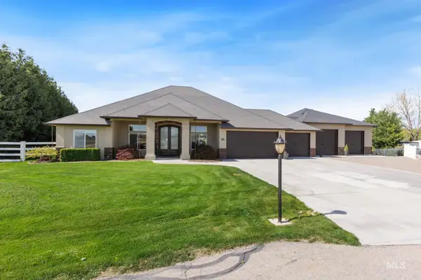 15877 Wintergreen Dr, Caldwell, ID 83607