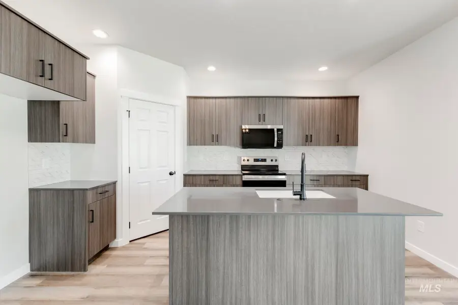 6723 W Fairy Falls Dr, Meridian, ID 83646 - #3