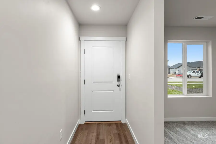 6645 W Plateau Creek Dr, Meridian, ID 83646 - #2