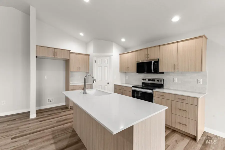 6693 W Plateau Creek Dr, Meridian, ID 83646 - #3