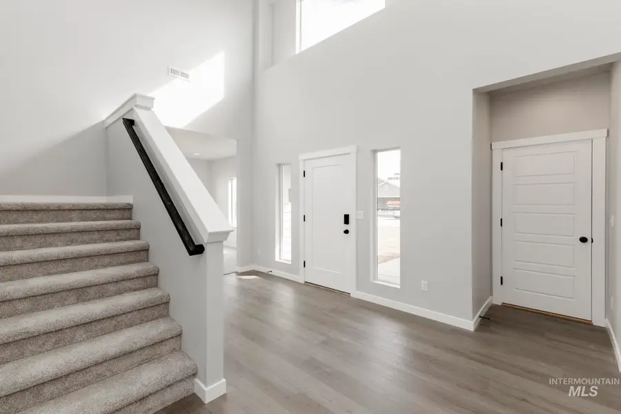 1090 W Cub River Dr, Meridian, ID 83642 - #2