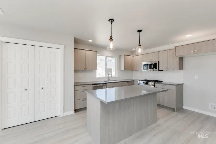 1284 W Pack River Dr, Meridian, ID 83642 - #3