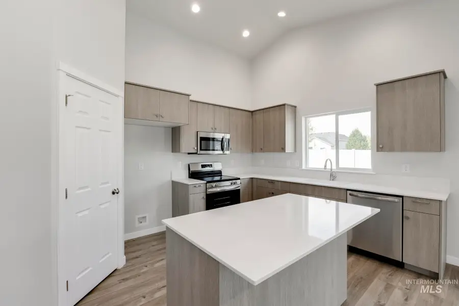 15266 Queensbury Ave, Nampa, ID 83651 - #3