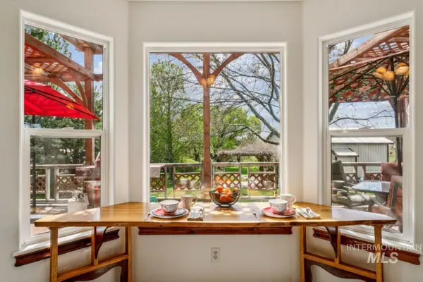 4725 E Victory Road, Nampa, ID 83687