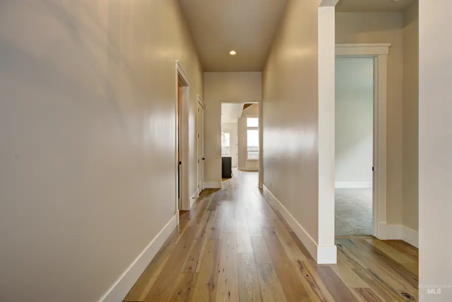 918 E Escalation St, Meridian, ID 83642 - #3