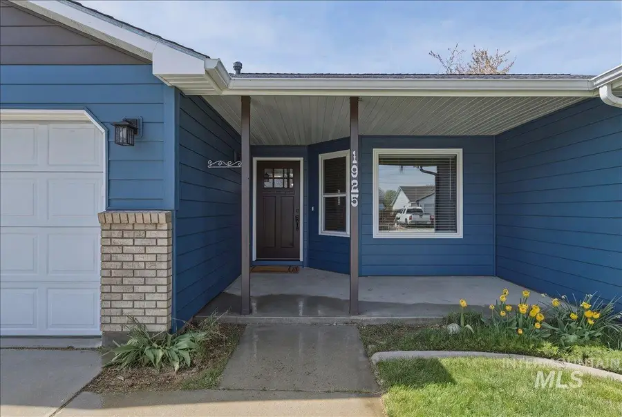 1925 N Hillmont Ave, Meridian, ID 83646 - #3