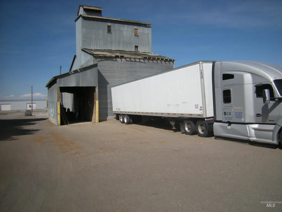 Appr 401 Main St (lots 13,14,15 Blk 5), Hazelton, ID 83335 - #1