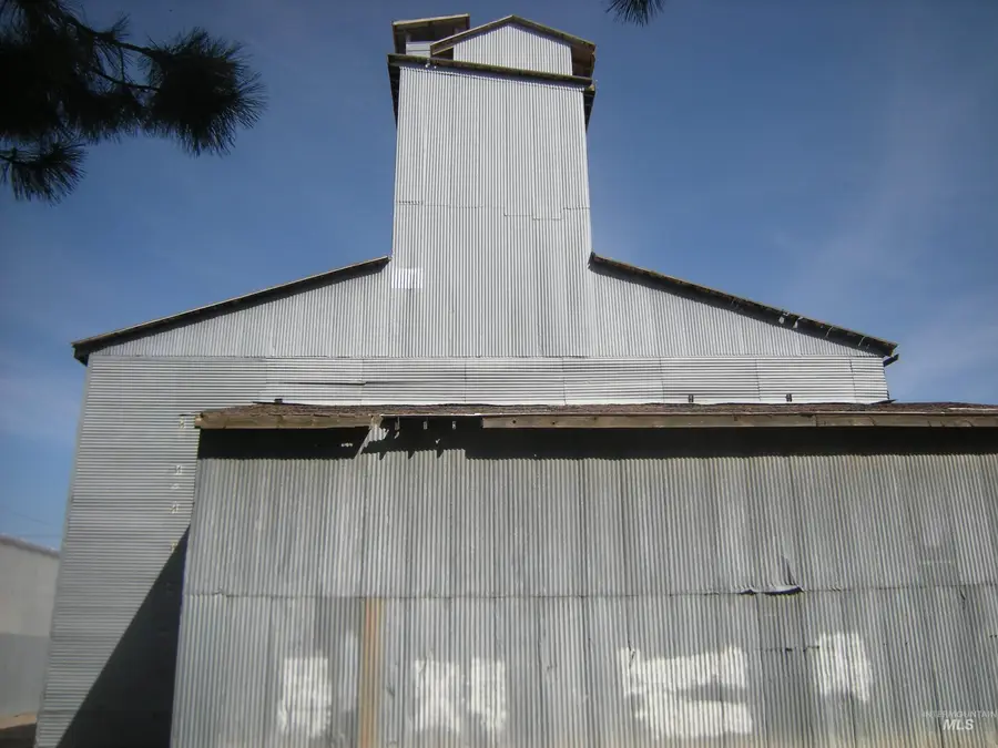 Appr 401 Main St (lots 13,14,15 Blk 5), Hazelton, ID 83335 - #2