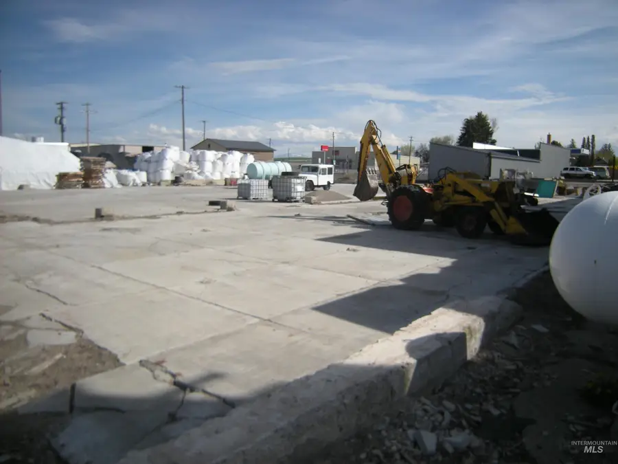 Appr 400 Railroad St. Lots 1-12, Blk 5, Hazelton, ID 83335 - #3