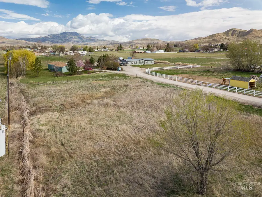 27xx E Main St, Emmett, ID 83617 - #3