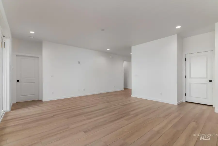 6310 W Snow Currant St, Meridian, ID 83646 - #2