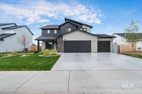 1945 SW Sharpshinned, Mountain Home, ID 83647