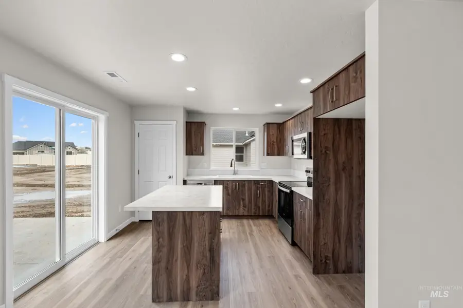 867 Thunderbolt St, Mountain Home, ID 83647 - #3