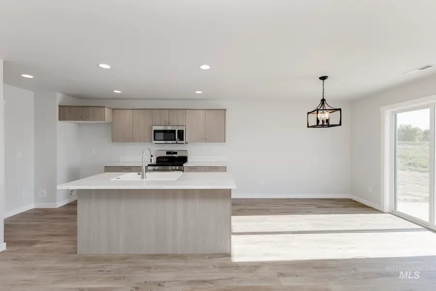 976 Thunderbolt St, Mountain Home, ID 83647 - #3