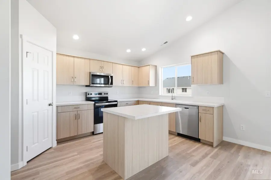 7104 E Marble Springs Dr, Nampa, ID 83687 - #3