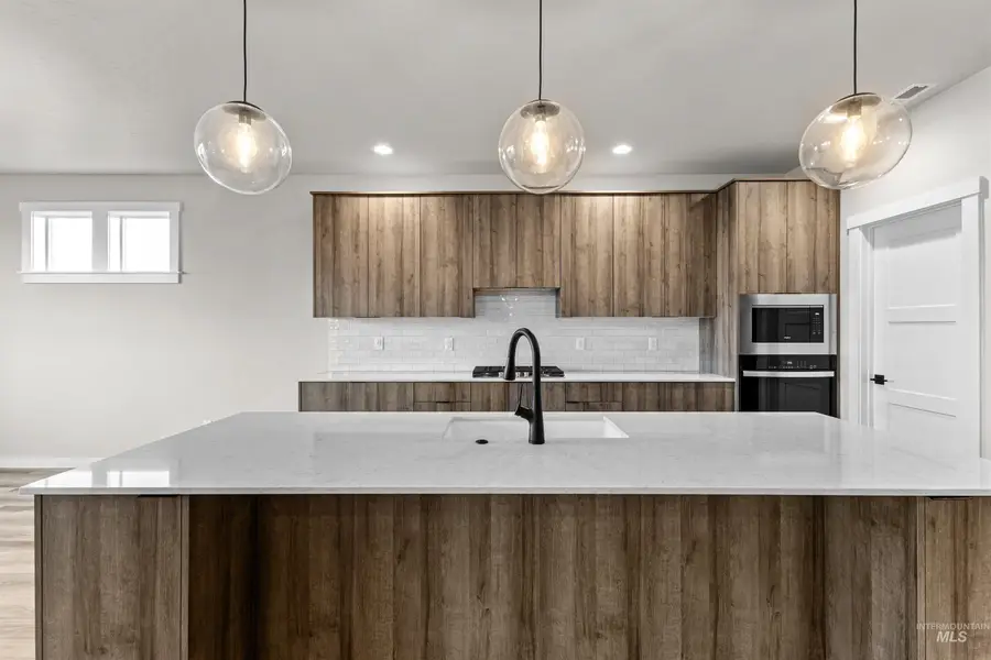 1038 W Cub River Dr, Meridian, ID 83642 - #3